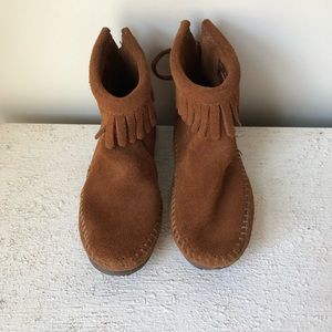 Minnetonka Moccasin Size 10 Worn once
